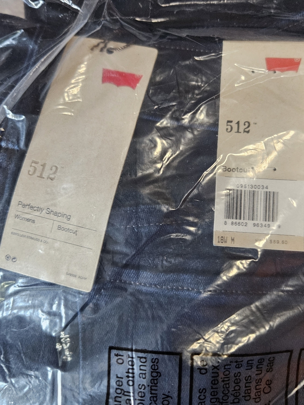 Levi's 512 perfectly Shaping Bootcut Jeans in Dark Indigo